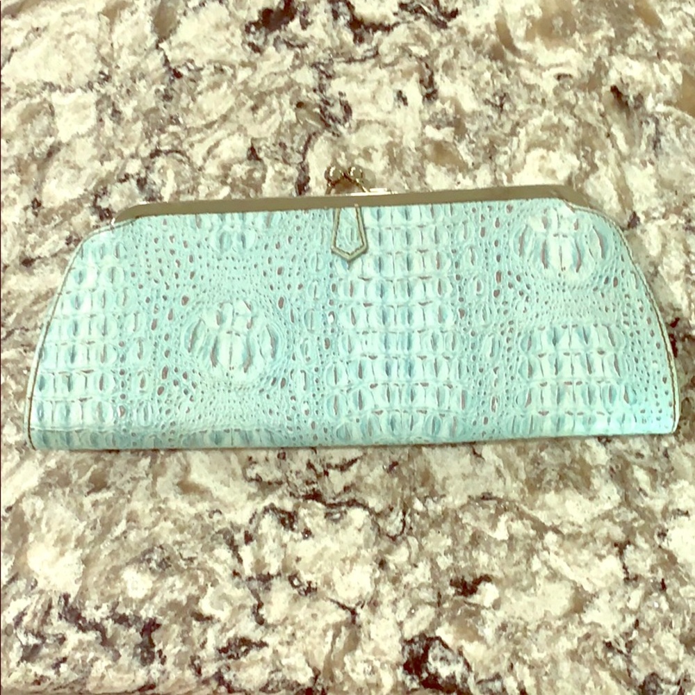 Perfect summery clutch!